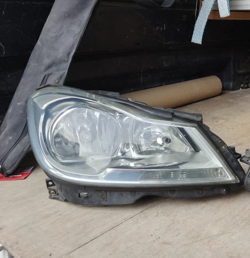 W204 facelift Mercedes Benz right (driver) headlight