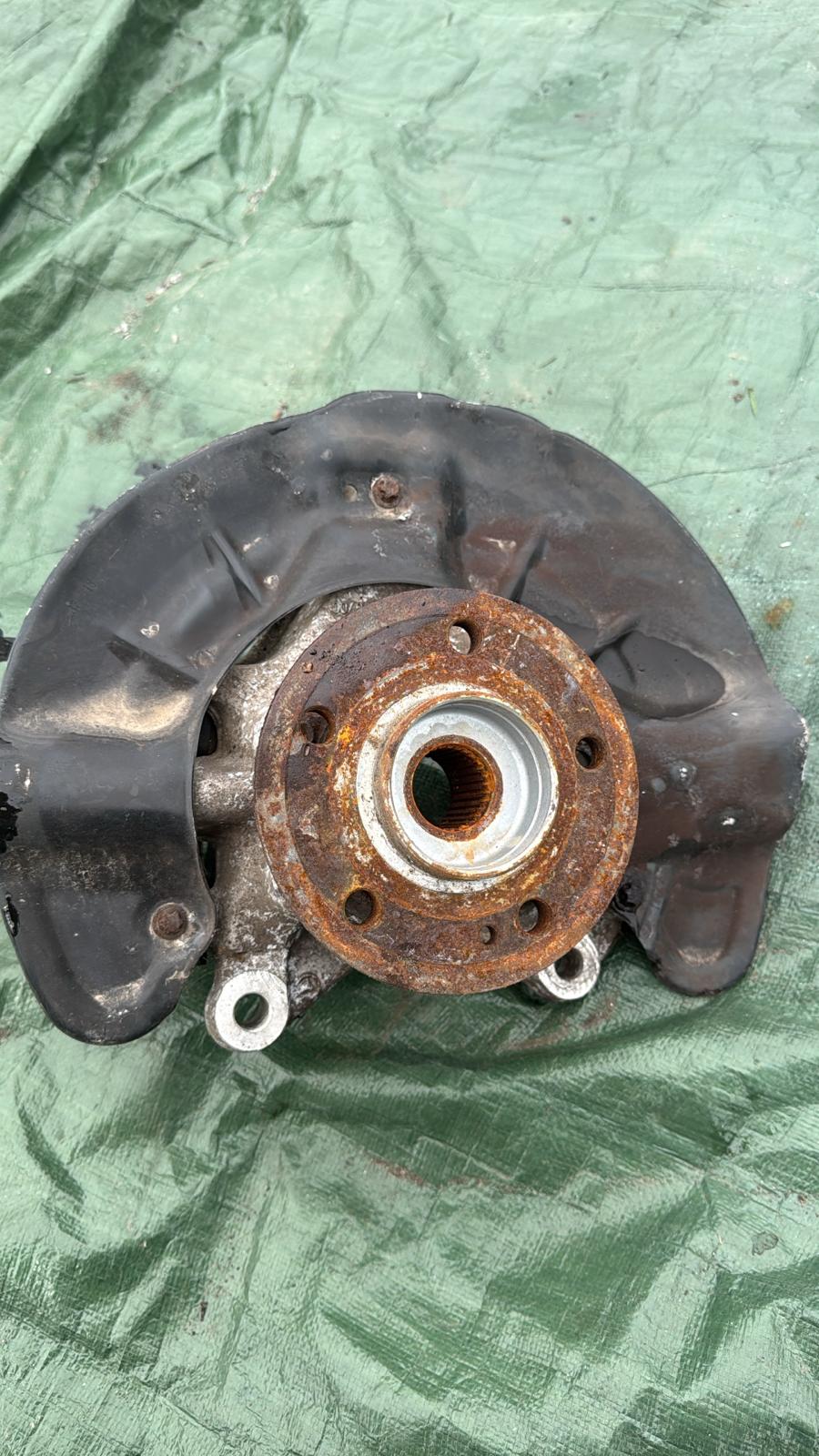 BMW Swivel bearing