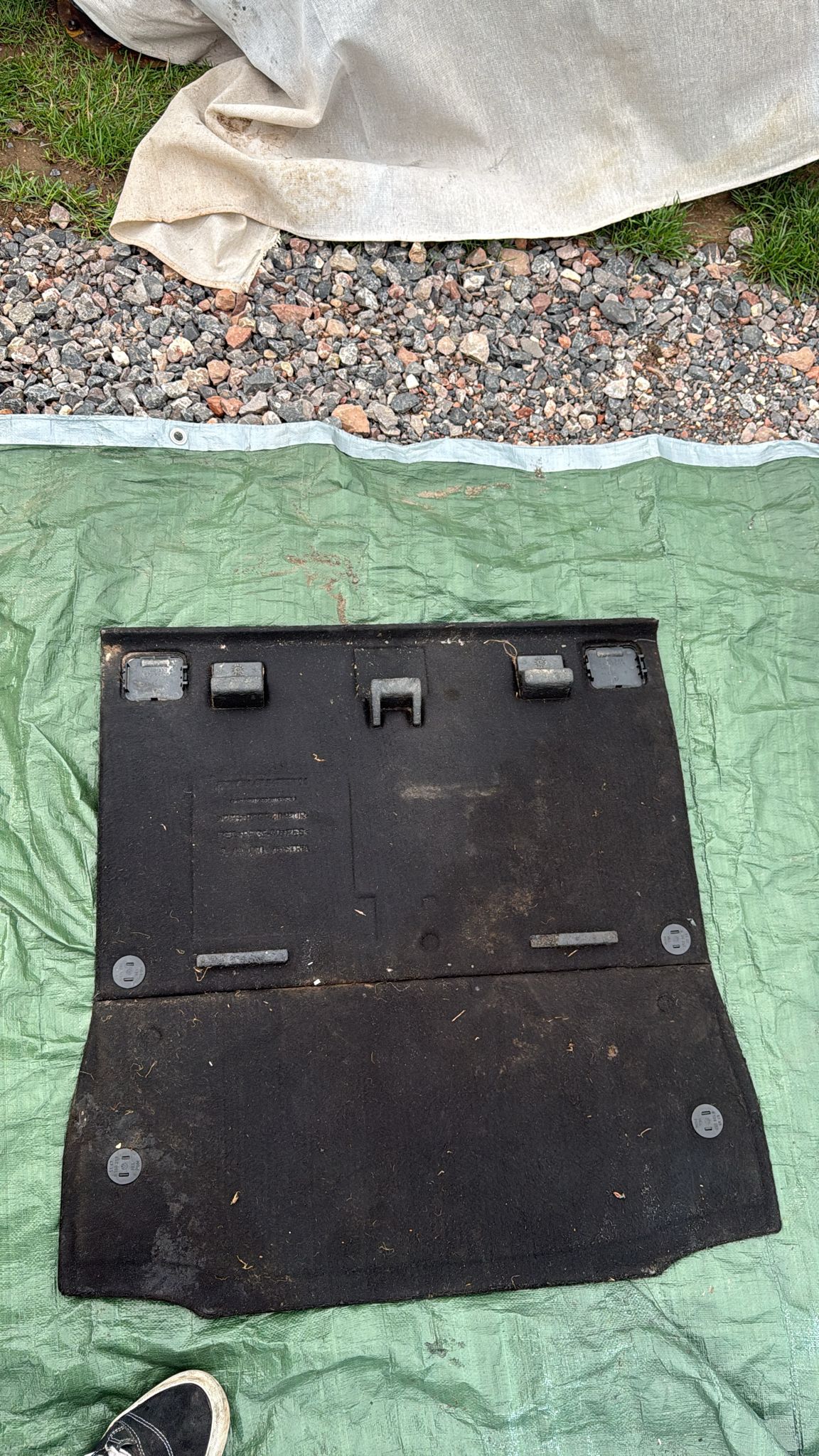 BMW 5 series under tray