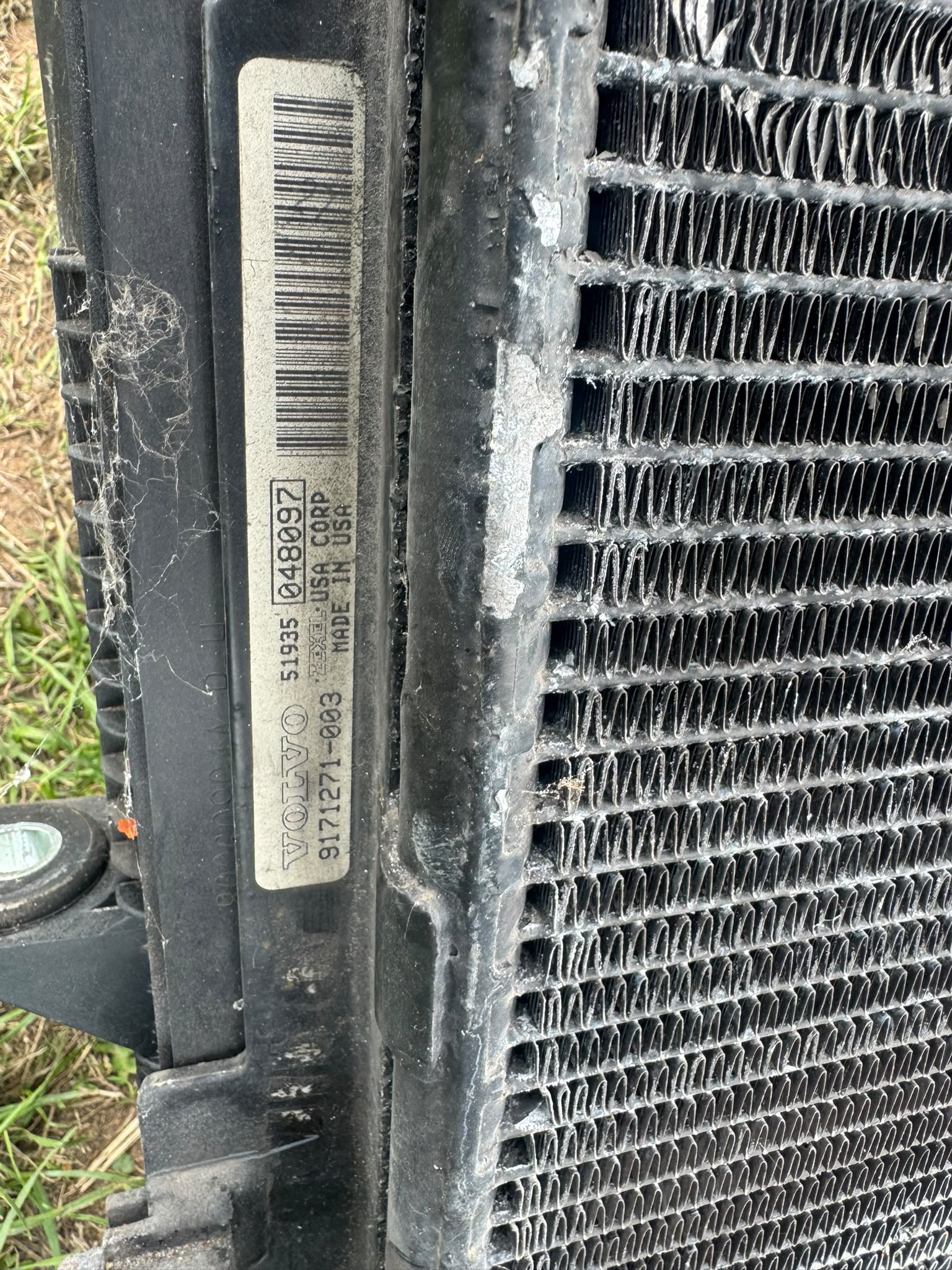 Volvo A/C cooling radiator