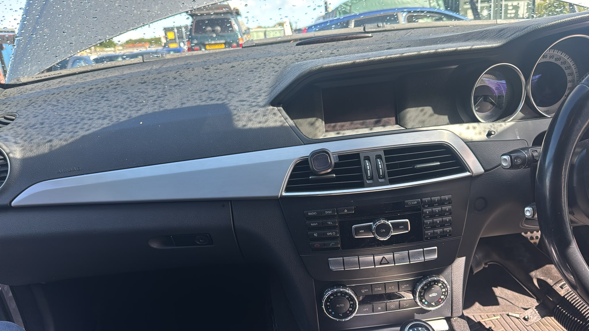 Mercedes Benz C-CLASS C220 CDI W204 Dashboard