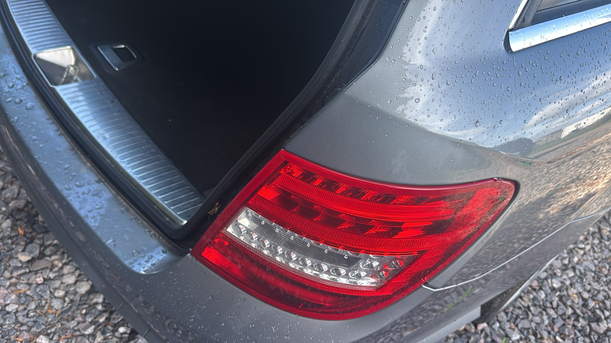 Mercedes Benz C-CLASS C220 CDI W204 rear right light