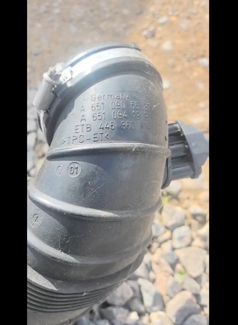 Mercedes Benz W204 C-Class C220 air intake hose