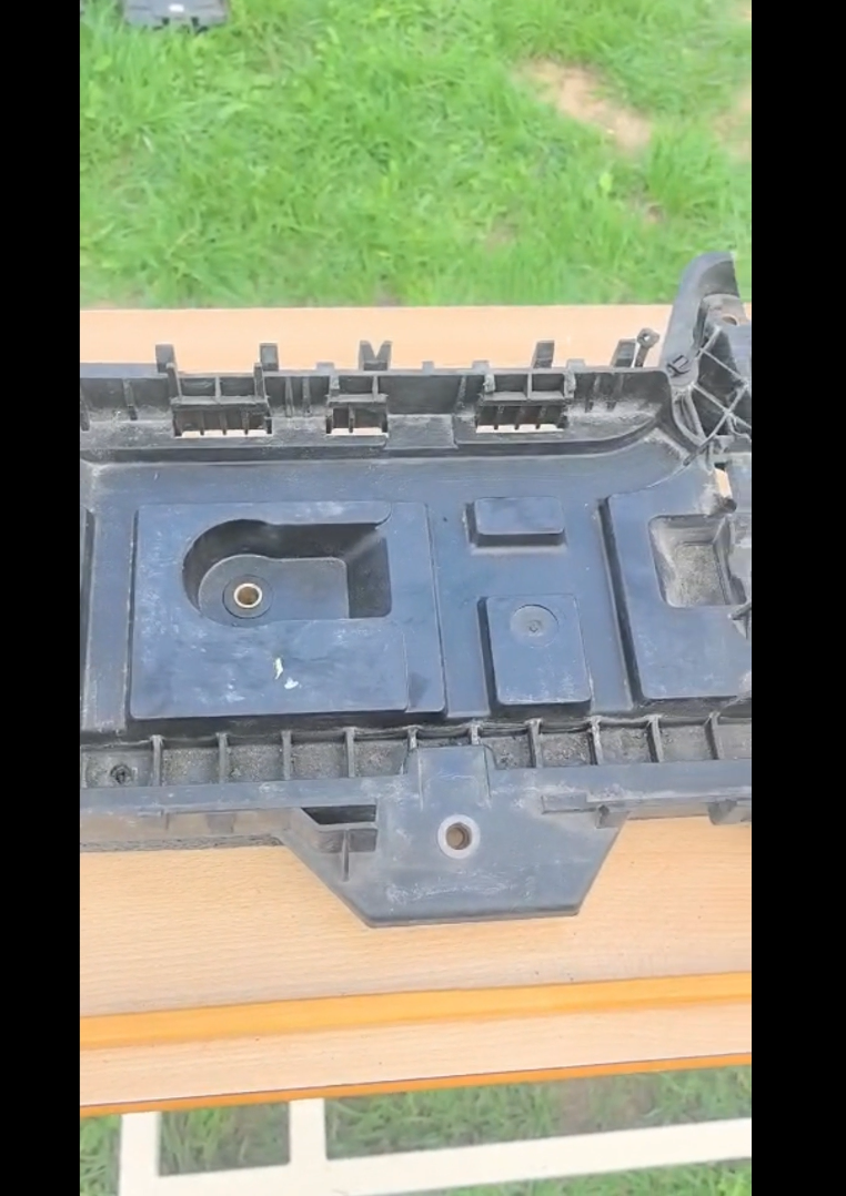 VW Golf MK5 MK6 Jetta Battery Tray Base Mounting Bracket Box