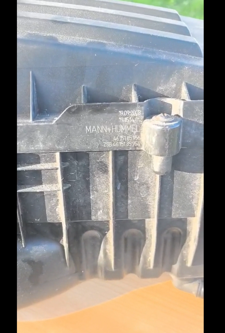VW Golf Mk5/6, Audi A3 Air Filter Box Housing Assembly