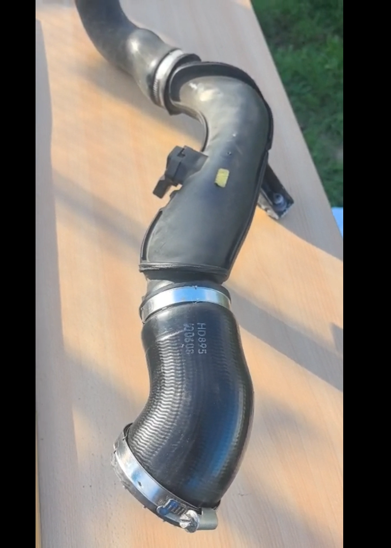 VW MK5 Turbo Intercooler Pipe Hose